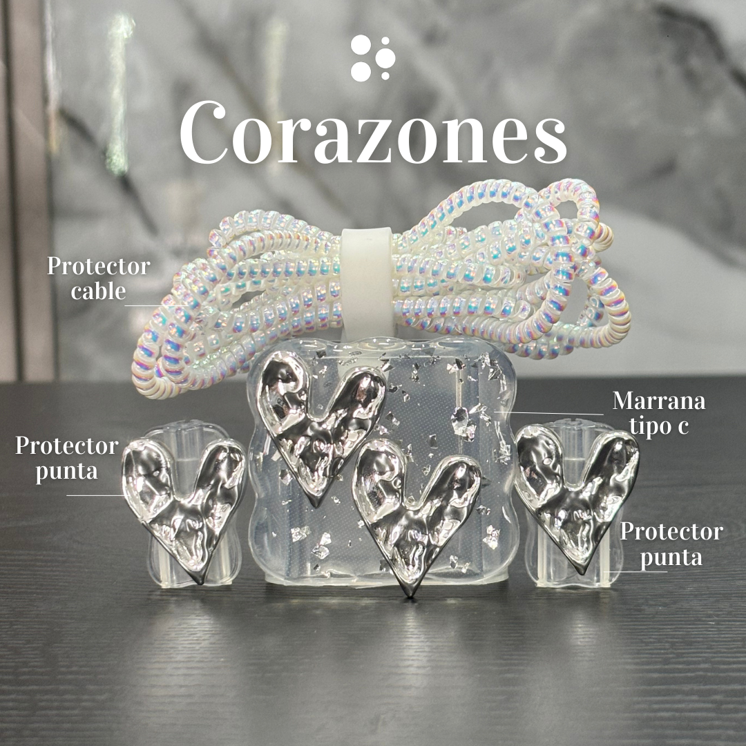 Protector de Cargador Completo Corazónes Plateados
