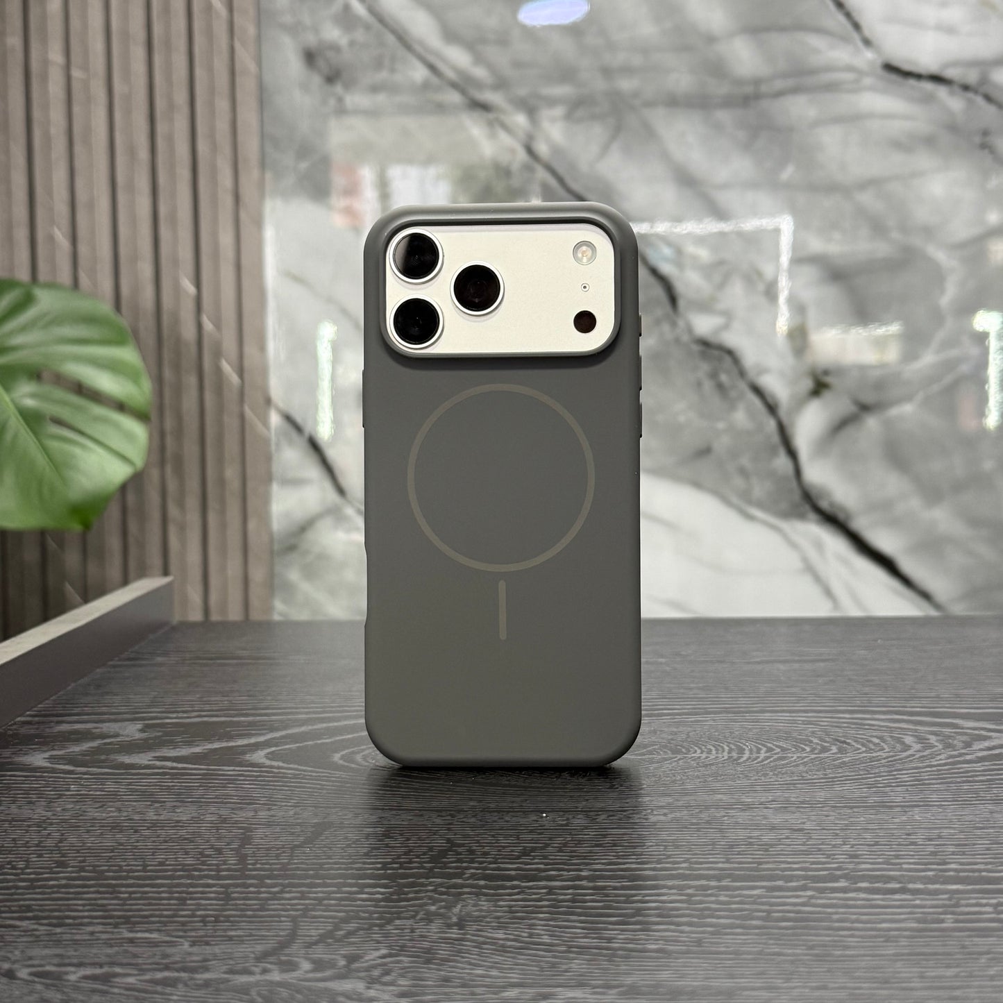 Case Silicone MagSafe Gris Claro