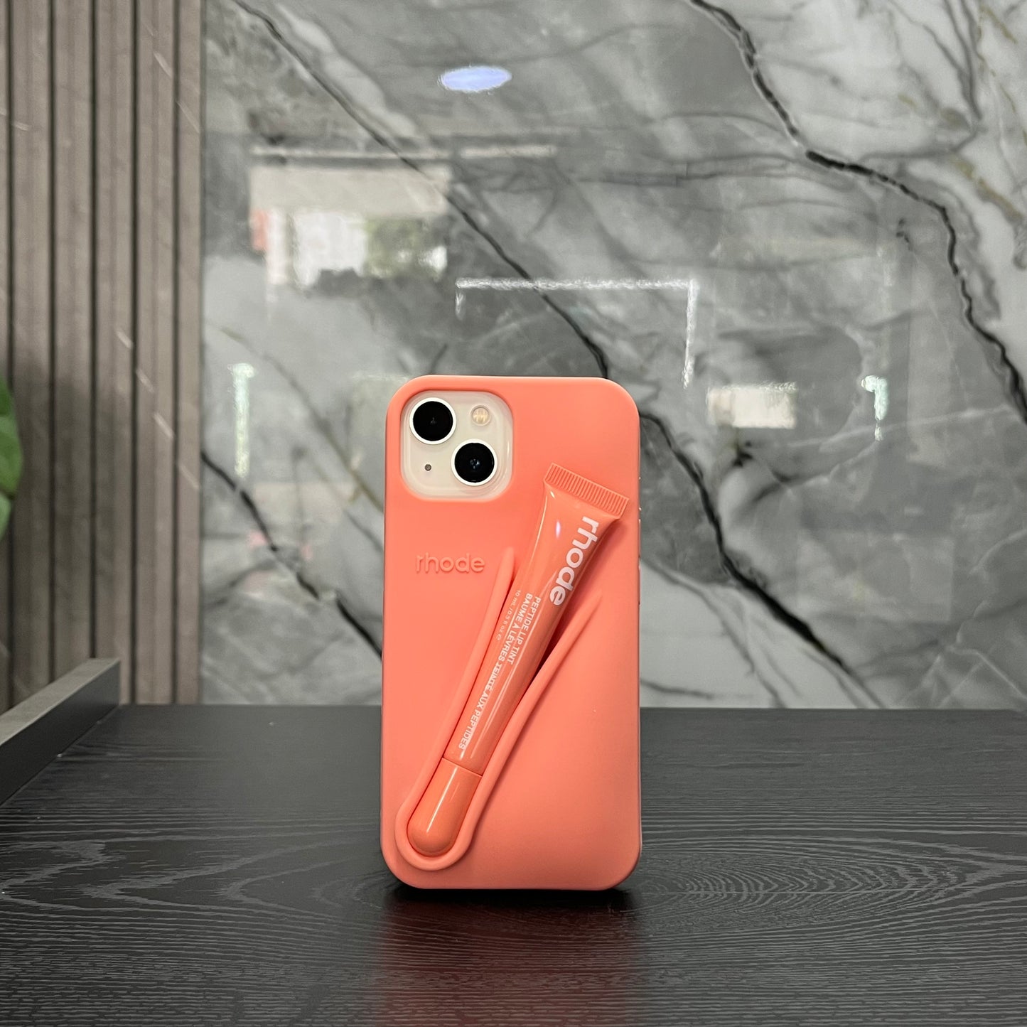 Case rhode peach pit