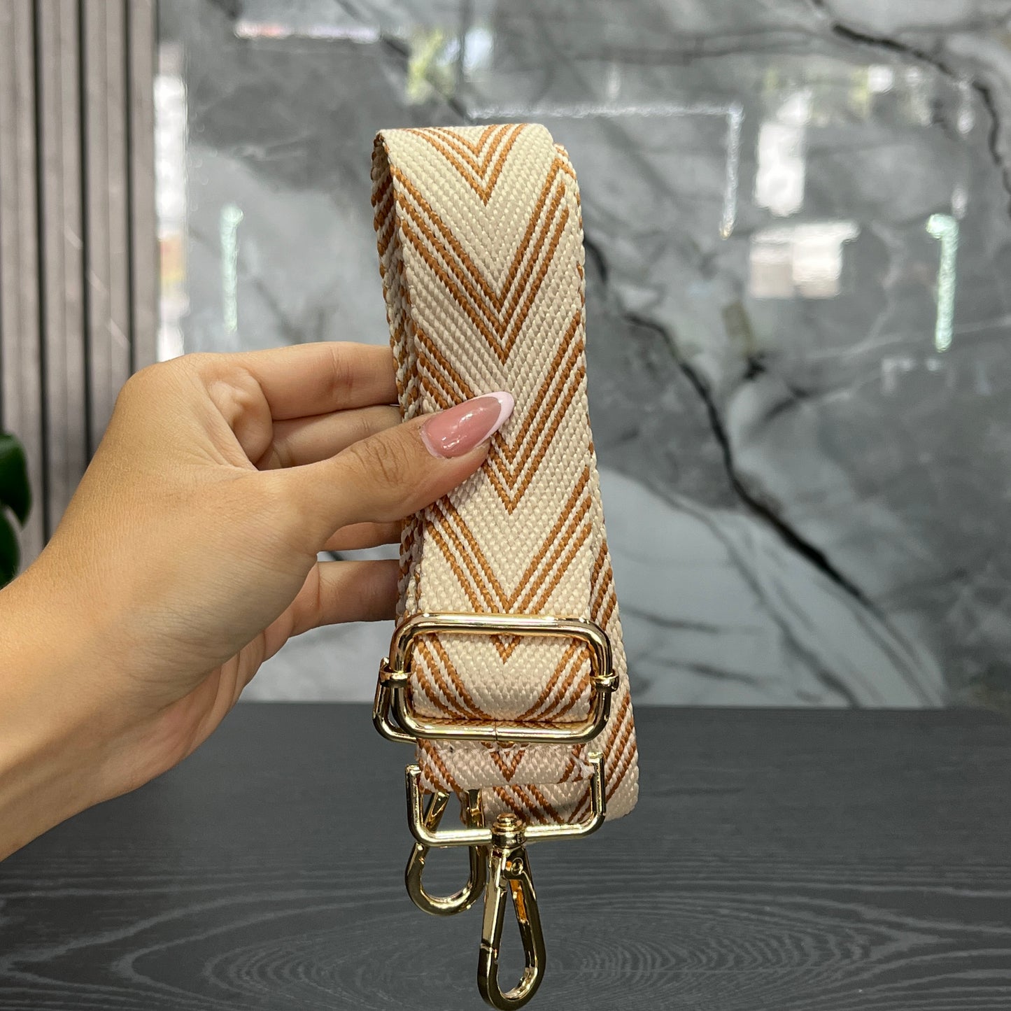 Strap Cuello Grueso Diseño Biege Lineas