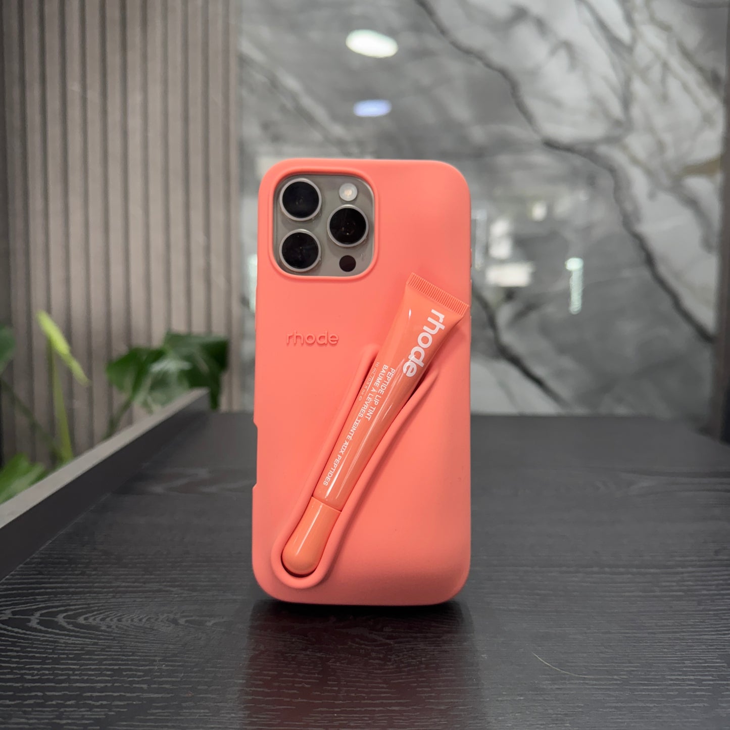 Case rhode peach pit