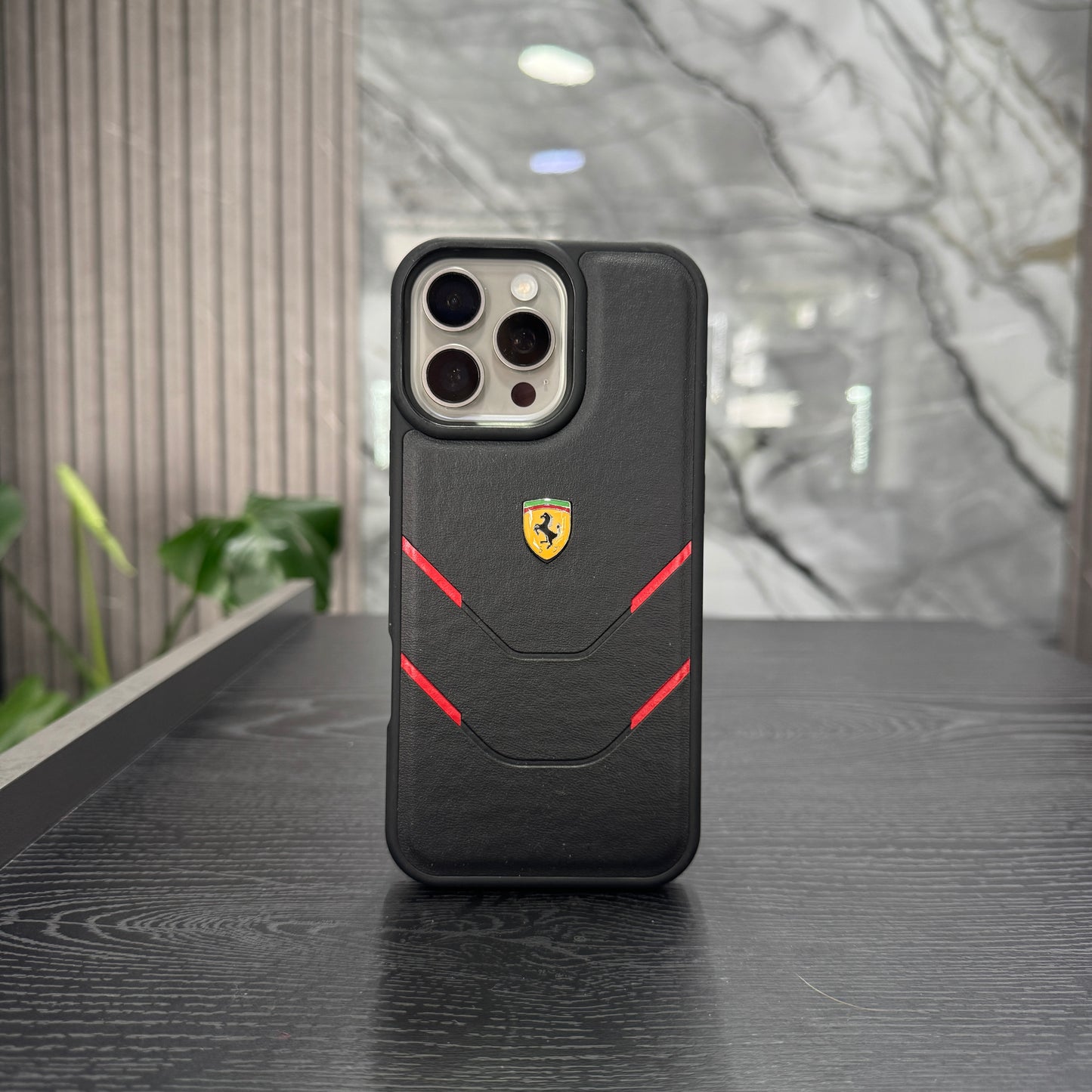 Case Carbon Ferrari Negro con Rojo
