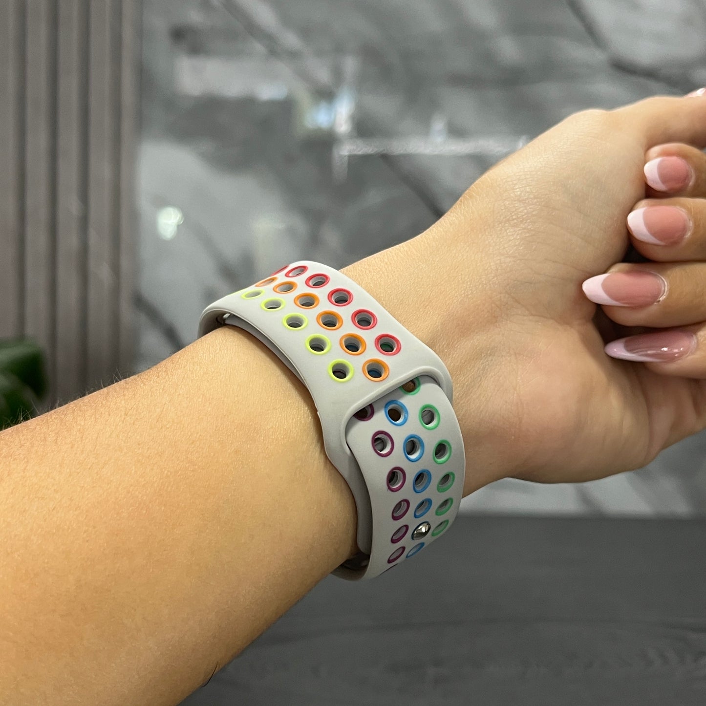 Pulso Nike Gris con Colores
