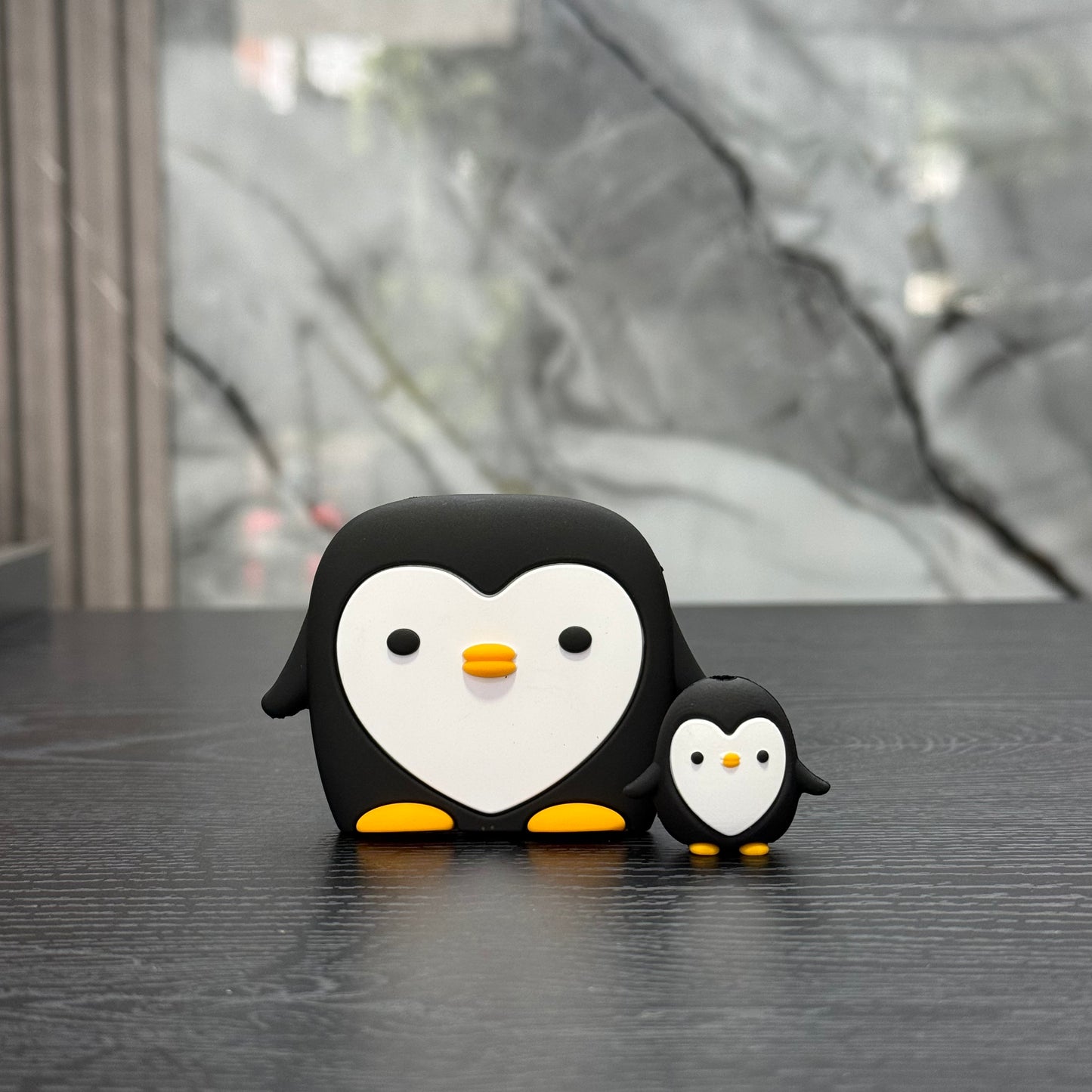 Protector de Cargador Pingüino Negro - 40w