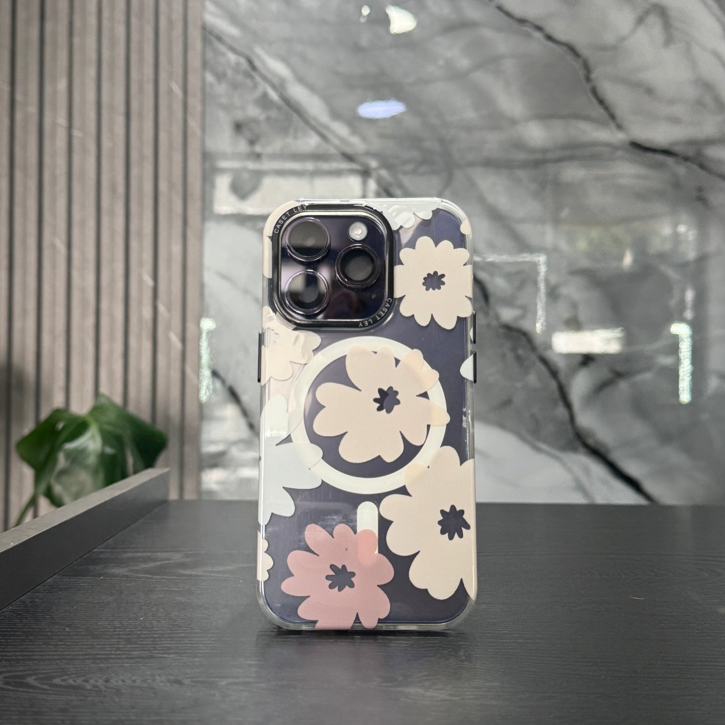 Case MagSafe Flowers Tono Nude