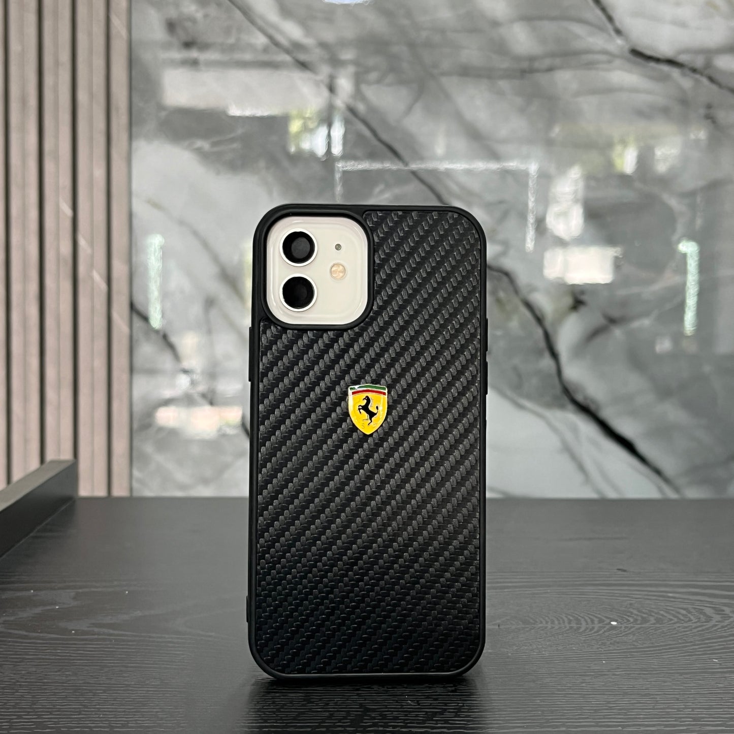 Case Carbón Ferrari Logo Color