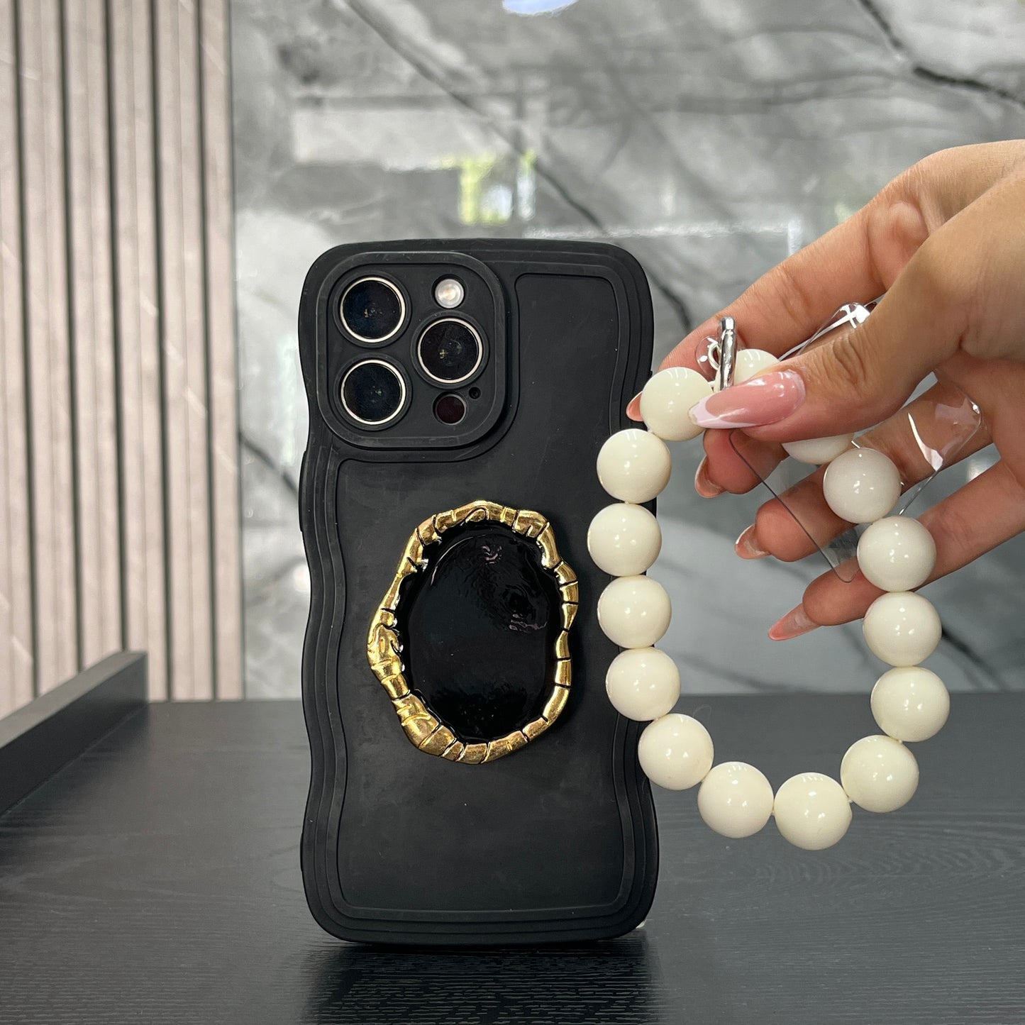 Case Pop + Chain