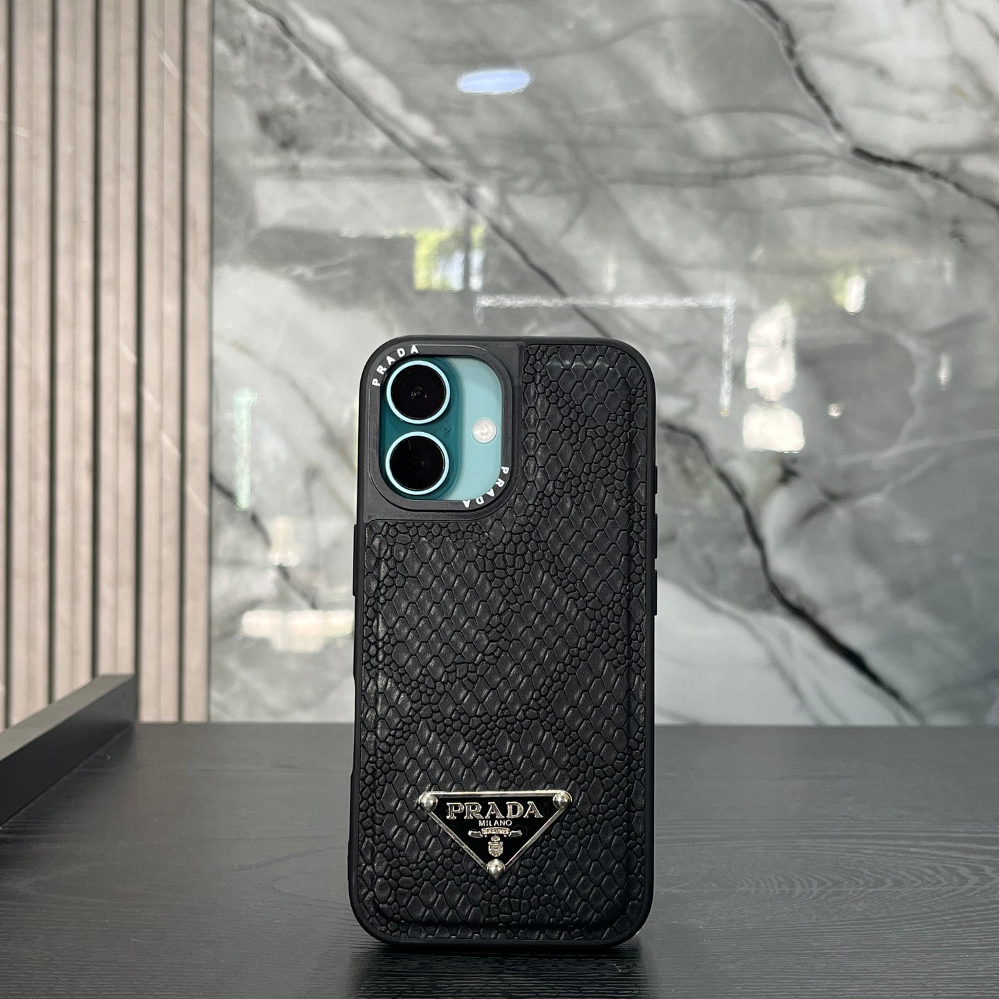 Case Prada Negro