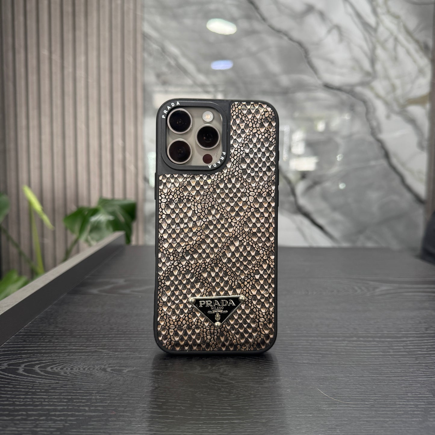 Case Prada Cafe Claro