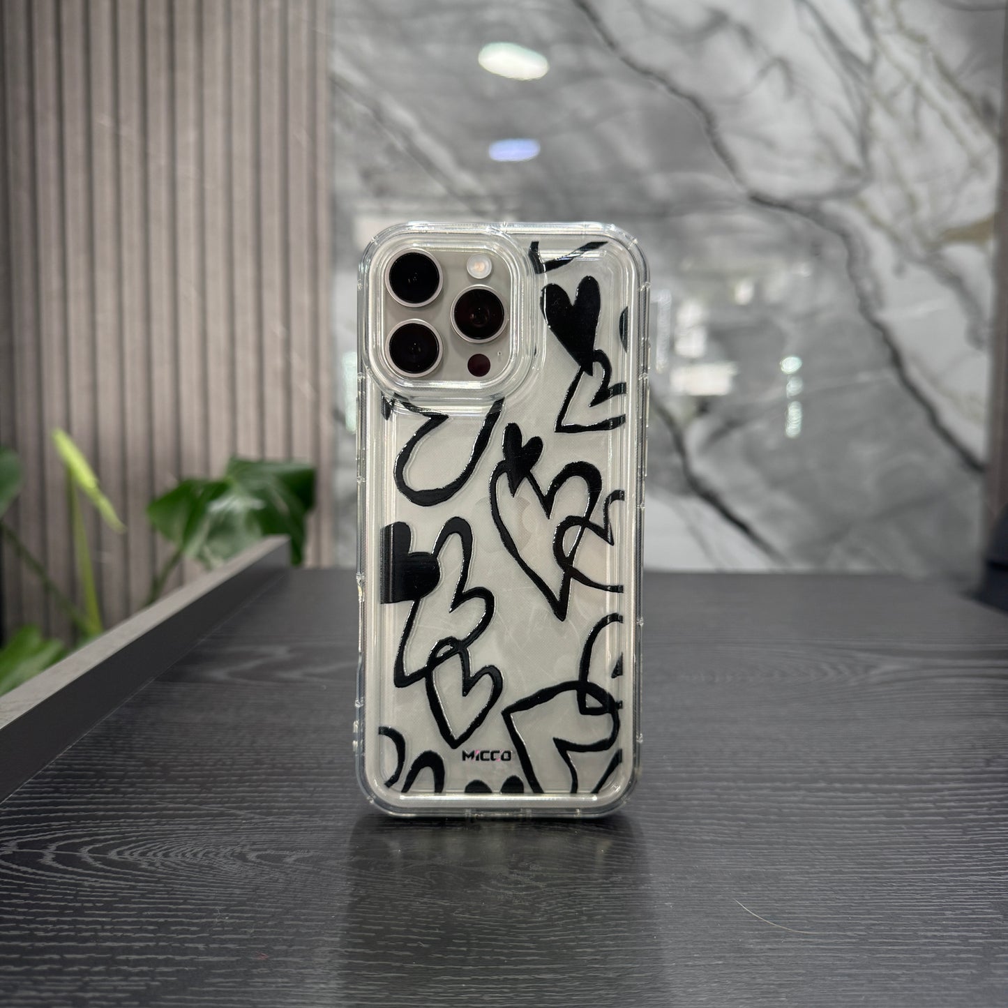 Case Corazones Negros Goma