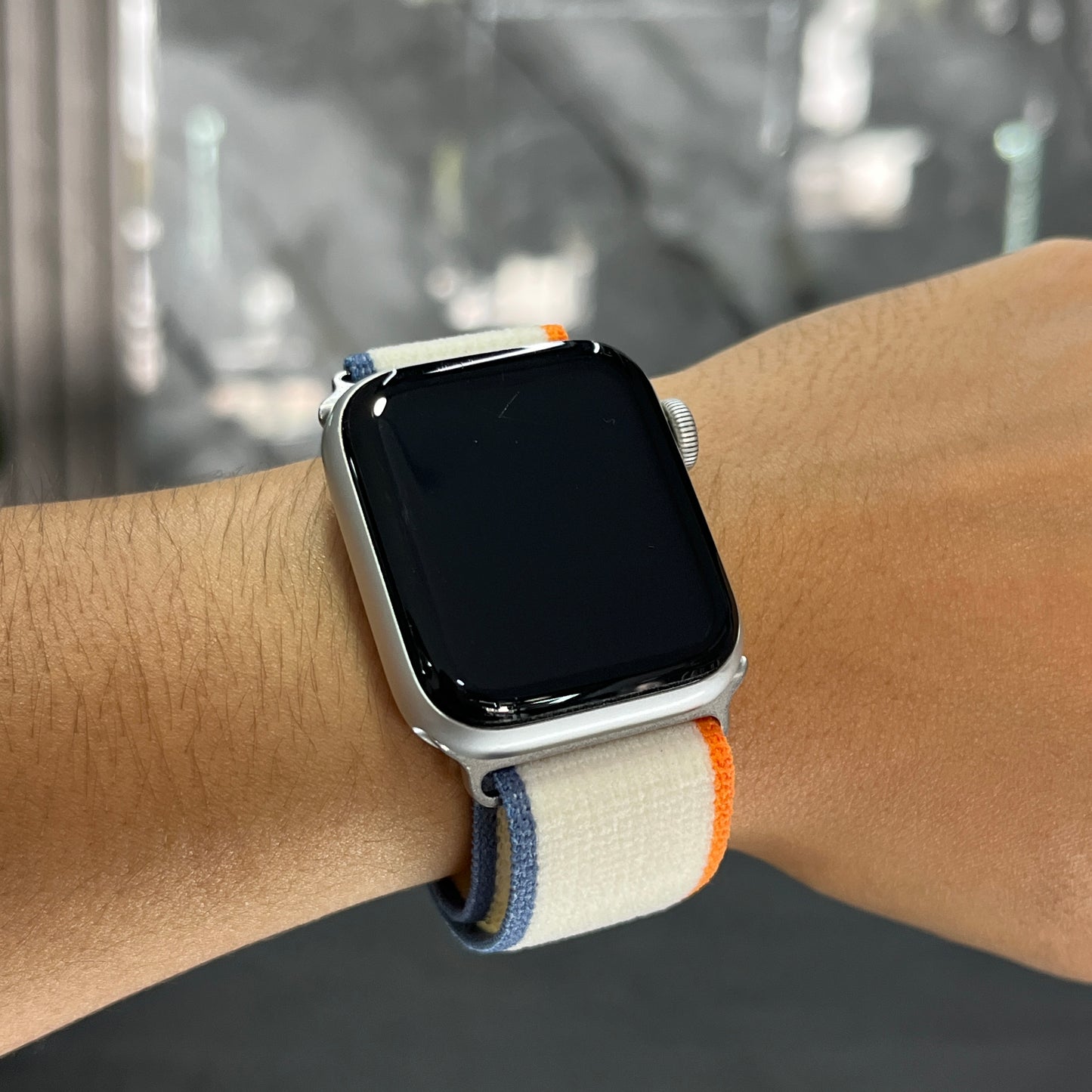 Pulso Velcro Blanco con Azul y Naranja