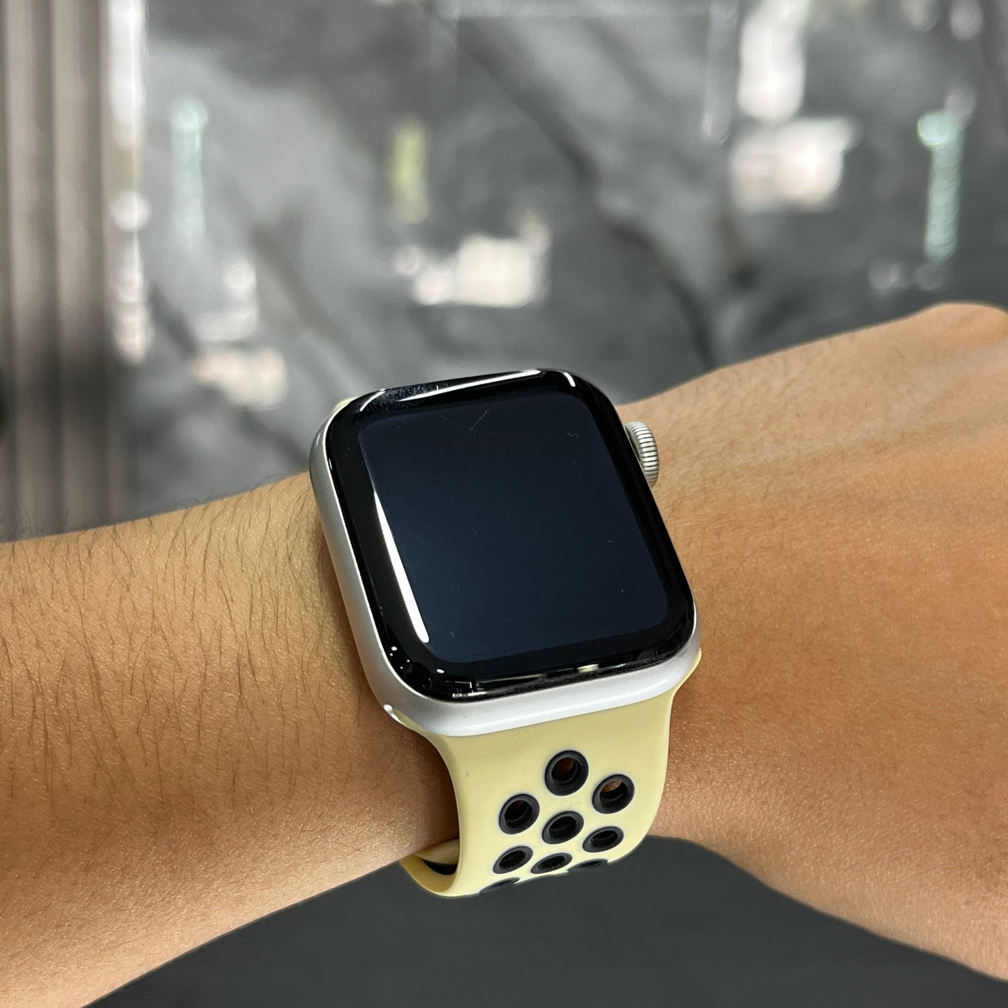 Pulso Nike Amarillo con Negro