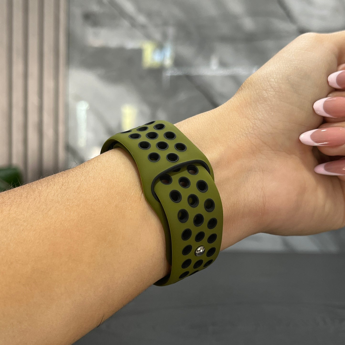 Pulso Nike Verde Militar con Negro