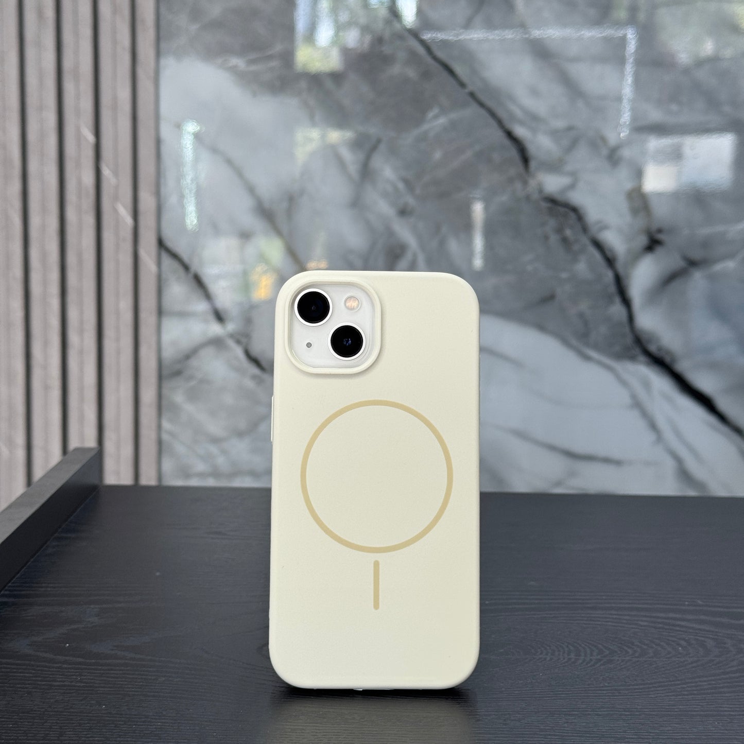 Case Silicone MagSafe Beige