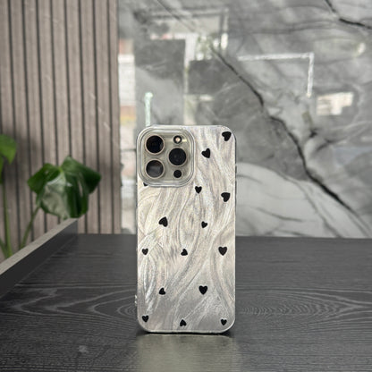 Case Plateado corazones negros