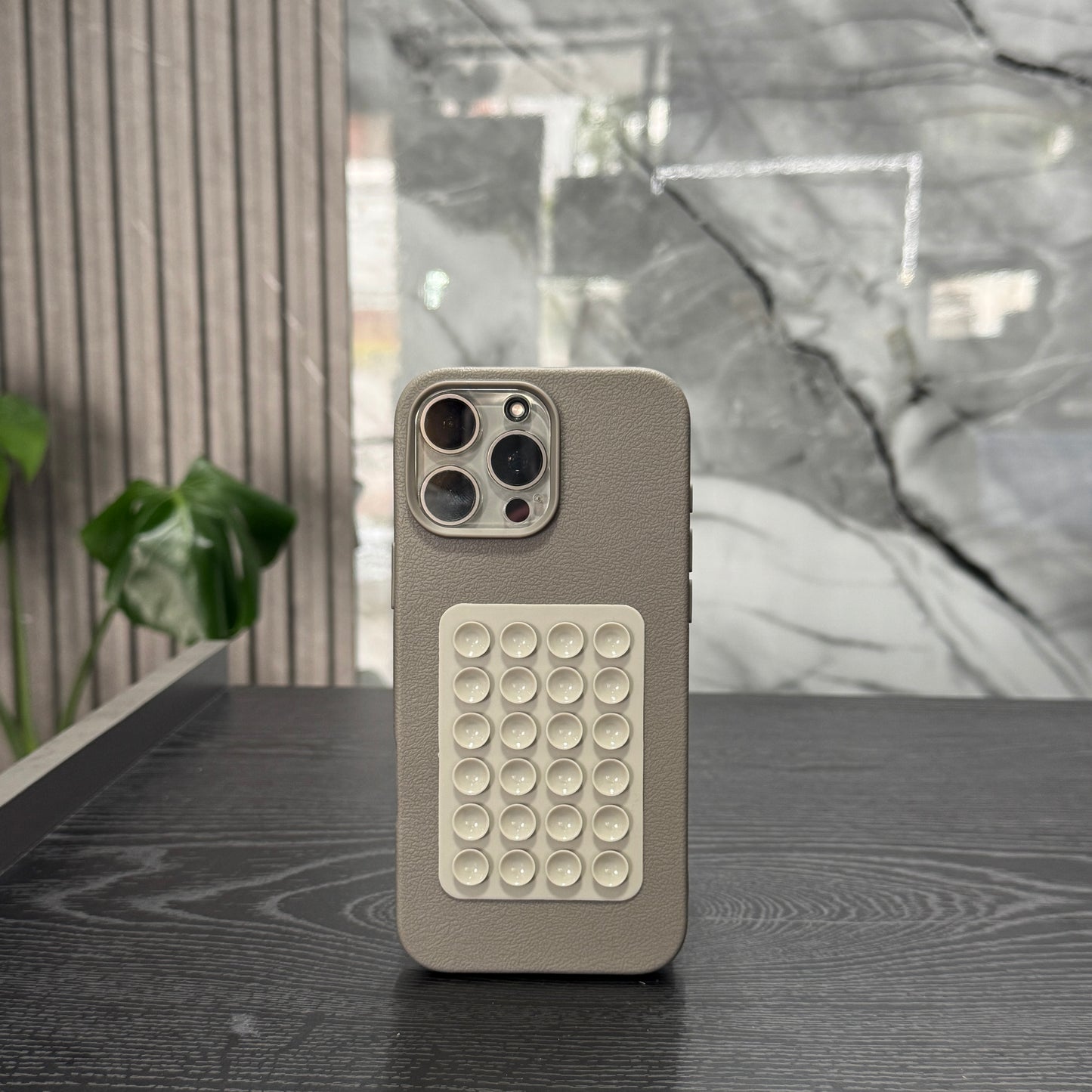 Case Gris con Ventosa