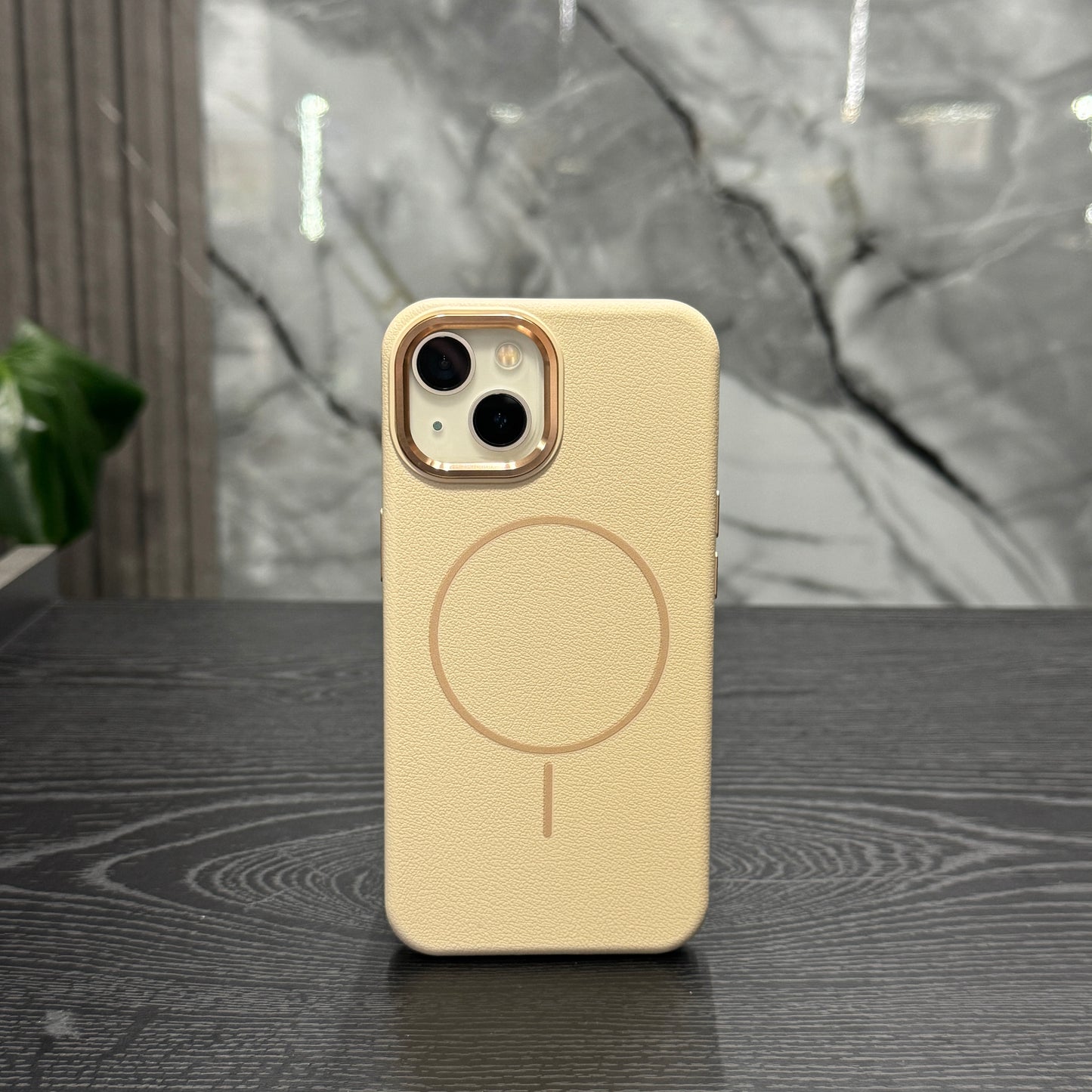 Case Cuero MagSafe Beige