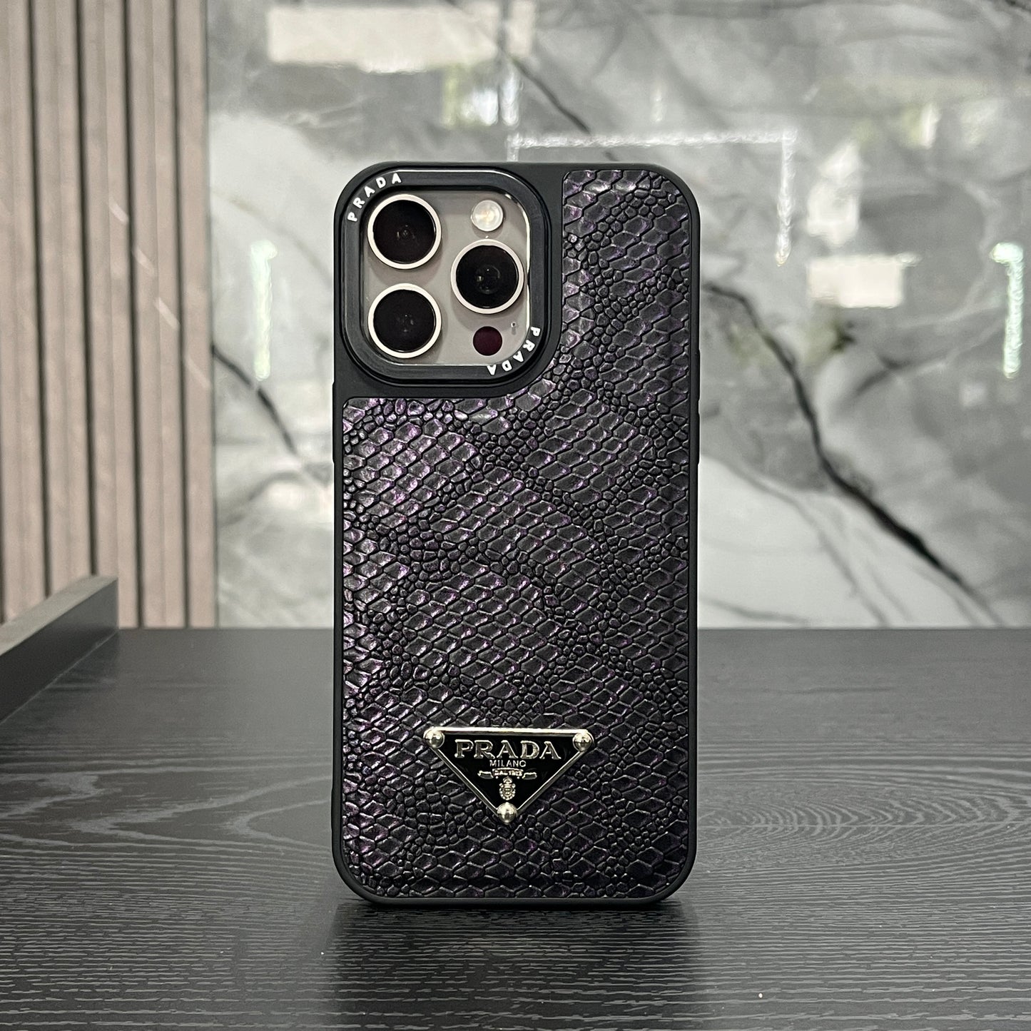 Case Prada Morado