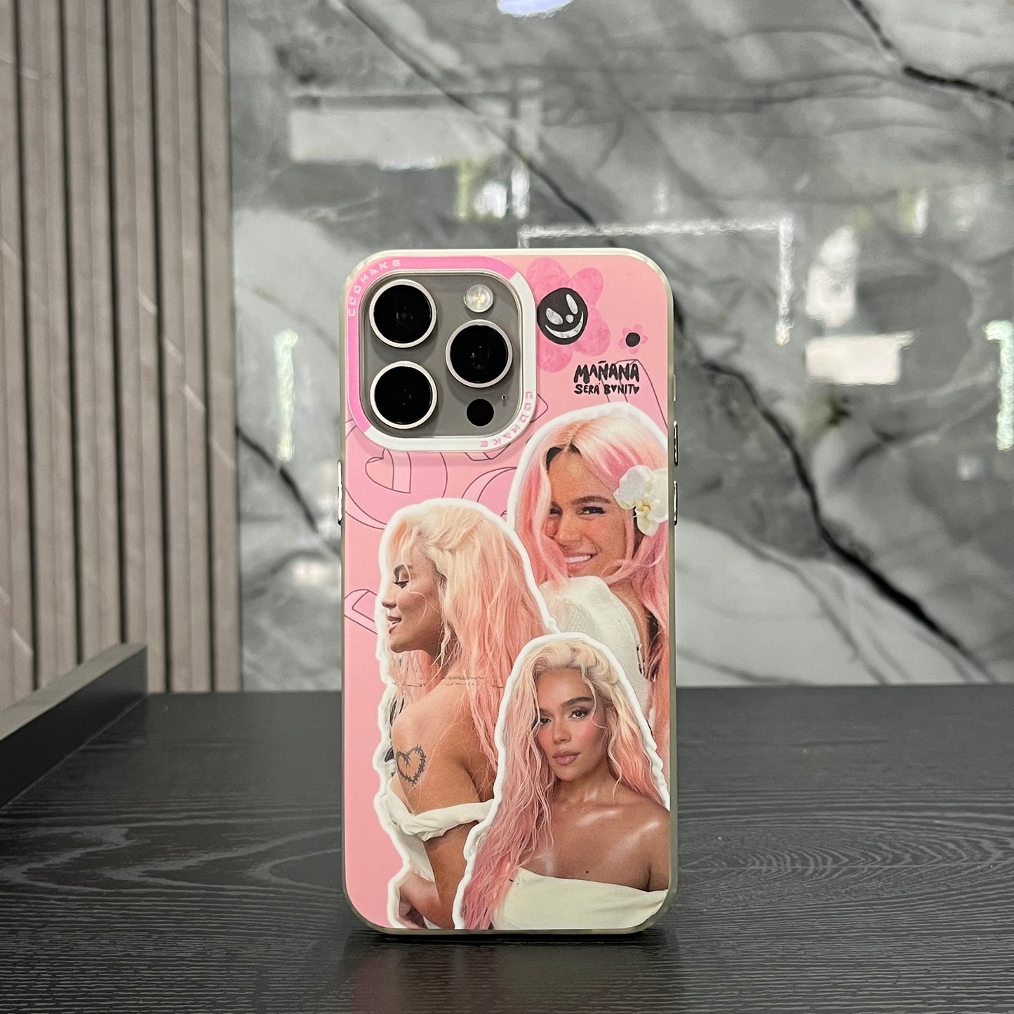 Case Karol G Rostros