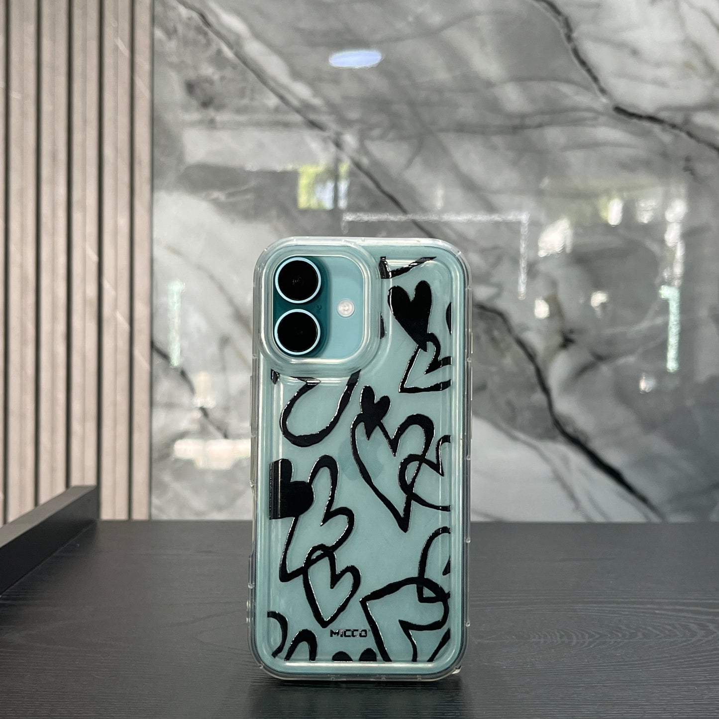 Case Corazones Negros Goma